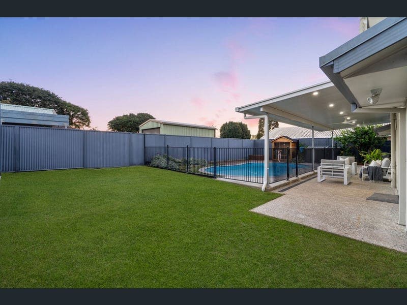 9 Balgowlah Street, Wakerley — photo 1 of 5