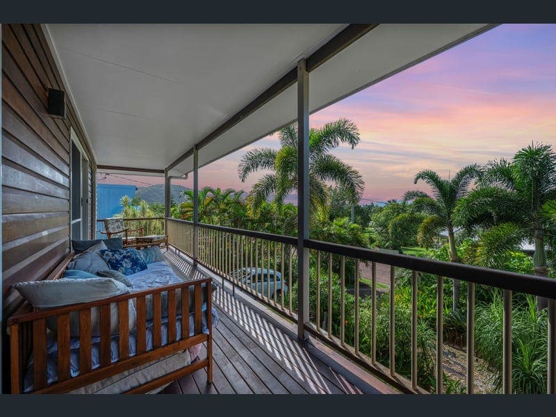 41 Compass Crescent, Nelly Bay — photo 1 of 5