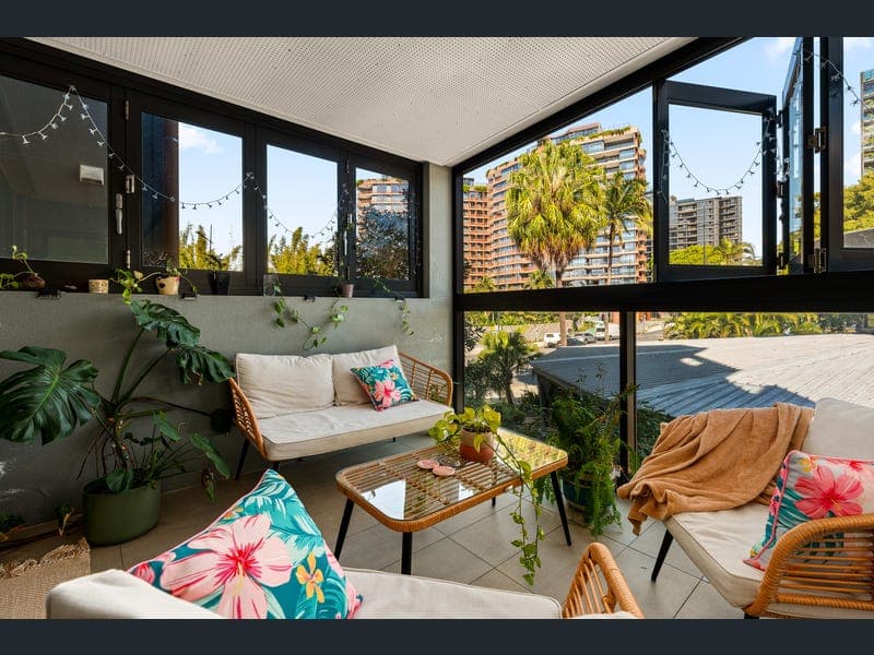 104/573 Coronation Drive, Toowong — photo 1 of 5