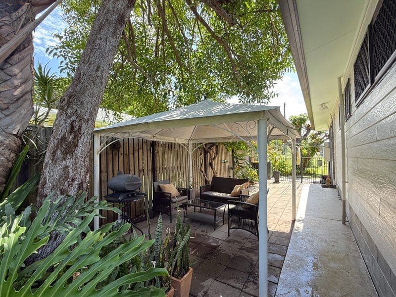 30 Bideford Street, Torquay — photo 1 of 5
