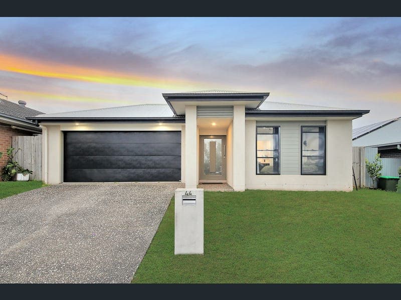 44 Einasleigh Street, Morayfield — photo 1 of 5