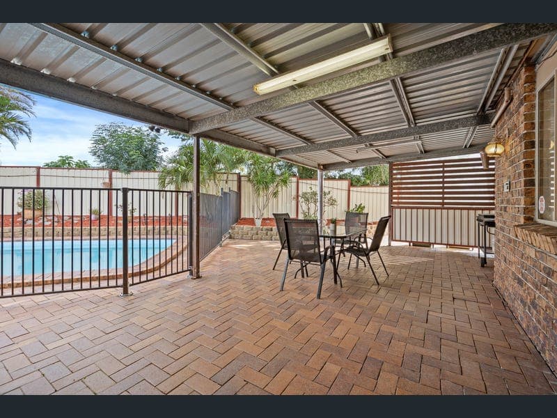 8 Balcombe Court, Alexandra Hills — photo 1 of 4
