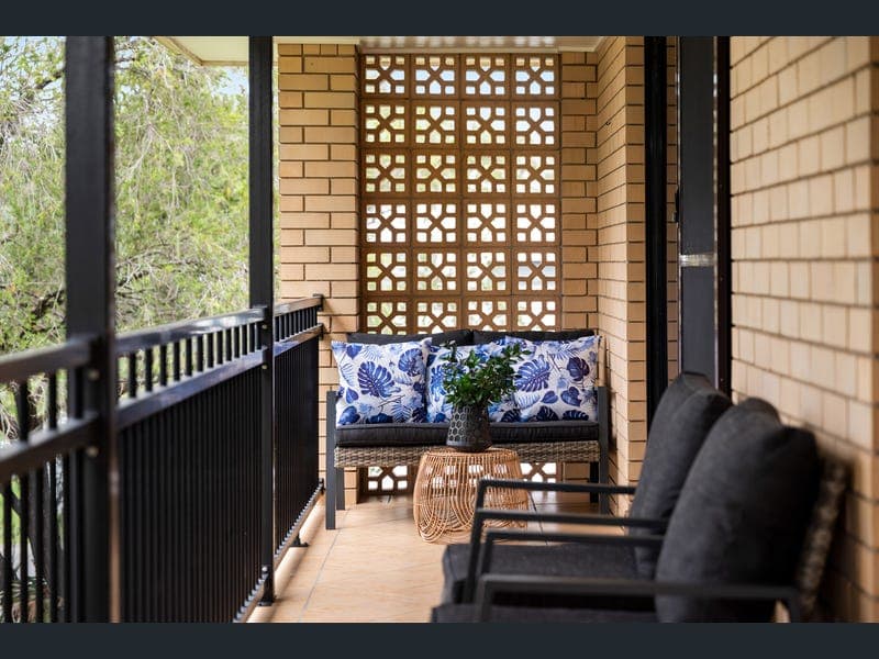 33 Edred Street, Carindale — photo 1 of 5