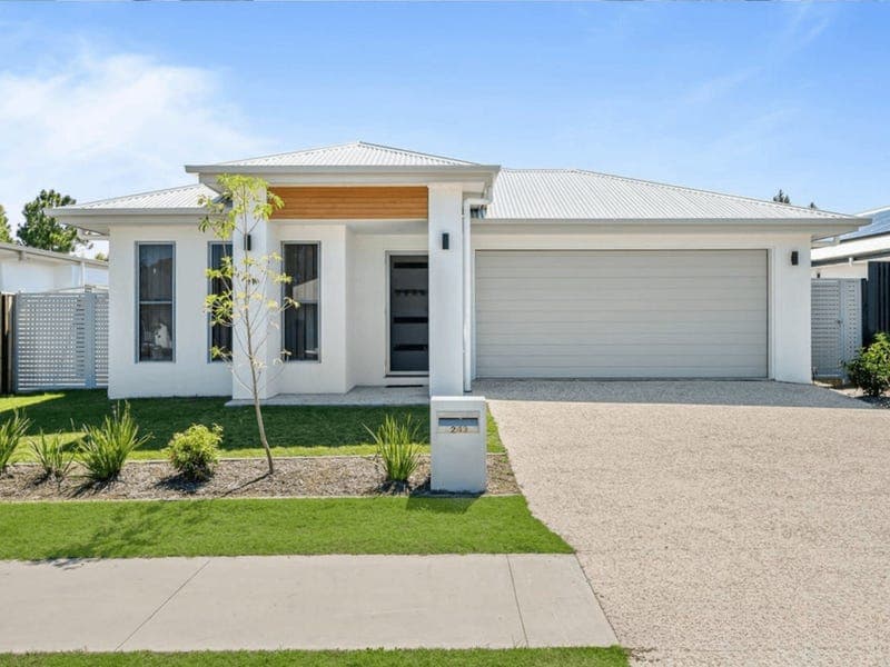 243 Freshwater Drive, Banksia Beach — photo 1 of 5