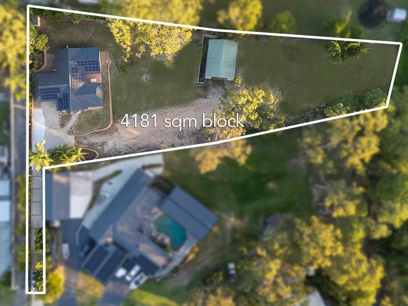 16 Narrabundah Street, Mudgeeraba — photo 1 of 5