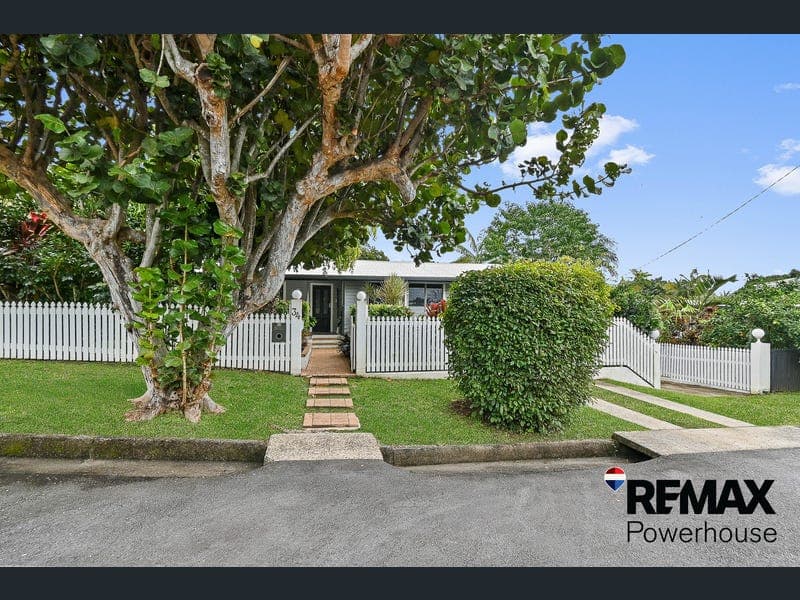 34 Passchendaele Street, Stratford — photo 1 of 5