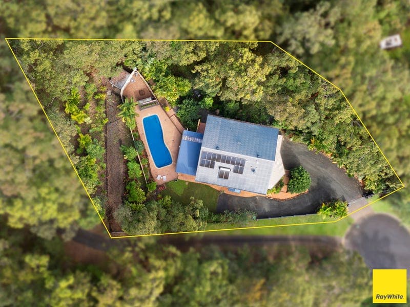 5 Koda Court, Bonogin — photo 1 of 5