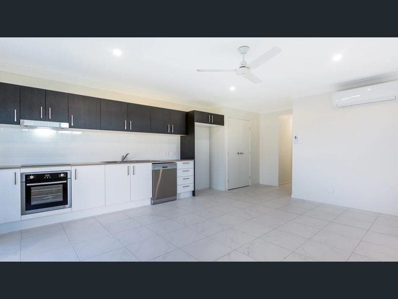 1&2/26 Grothe Street, Morayfield — photo 1 of 5