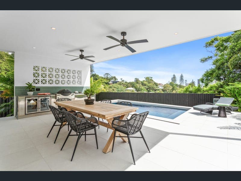 7 Tooloon Street, Coolangatta — photo 1 of 5