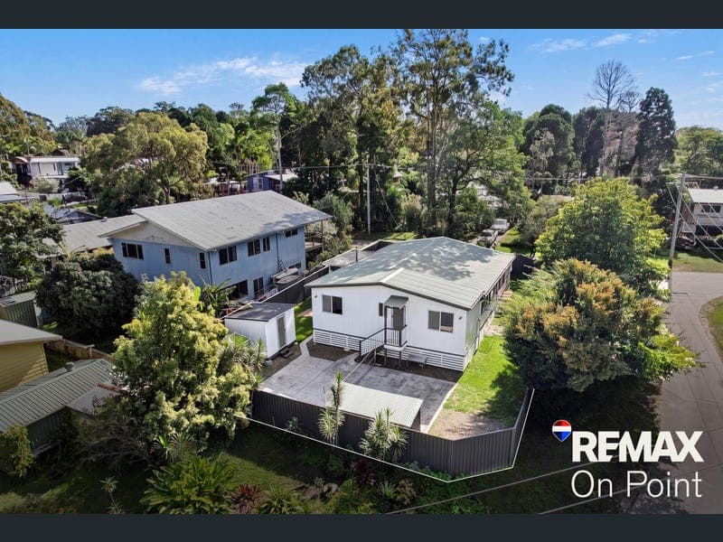 25 Carefree Street, Coochiemudlo Island — photo 1 of 5