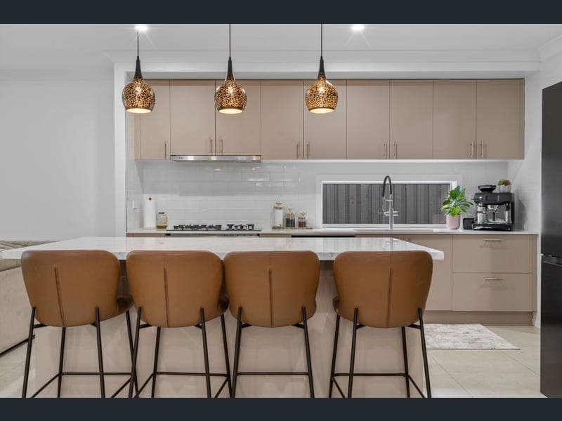 145 Ashwood Circuit, Chambers Flat — photo 1 of 5