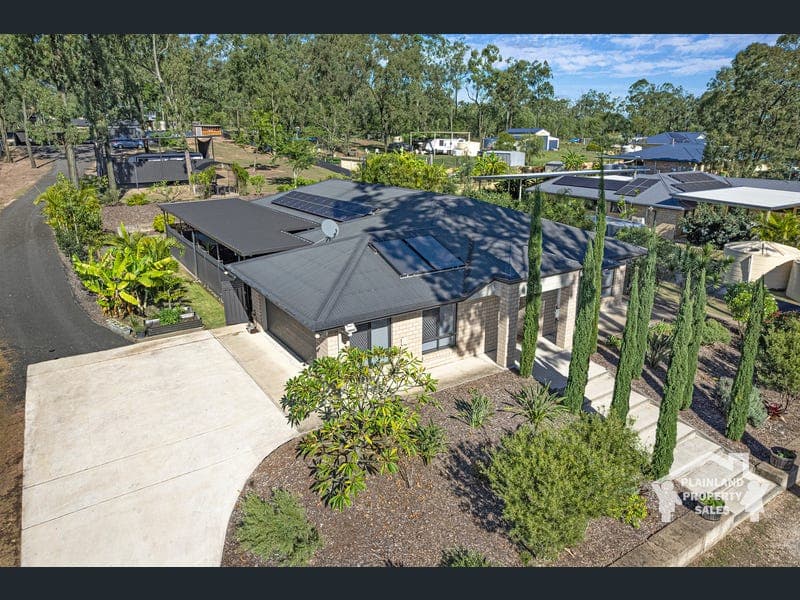 18 Bentley Drive, Regency Downs — photo 1 of 5