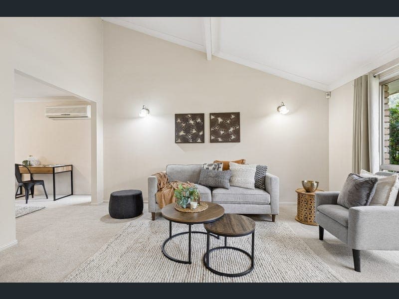 9 Stovold Place, Alexandra Hills — photo 1 of 5