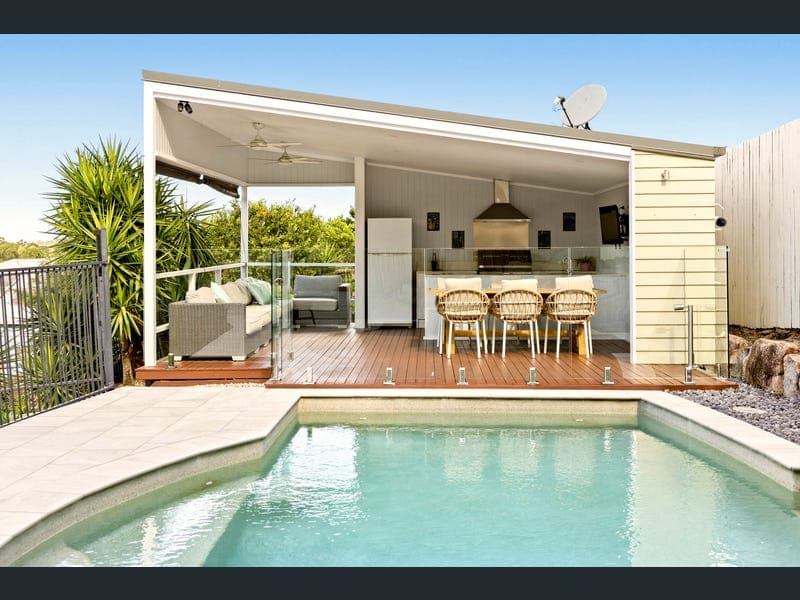 13 Glendore Court, Eatons Hill — photo 1 of 5
