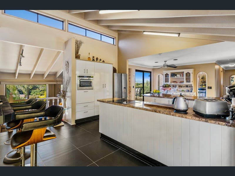 10 Giro Place, Ashmore — photo 1 of 5
