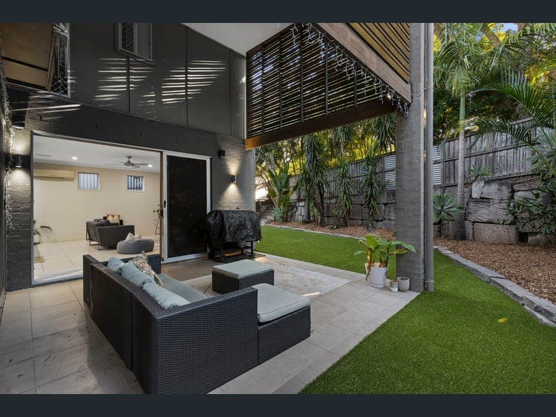 21 Enoggera Road, Newmarket — photo 1 of 5