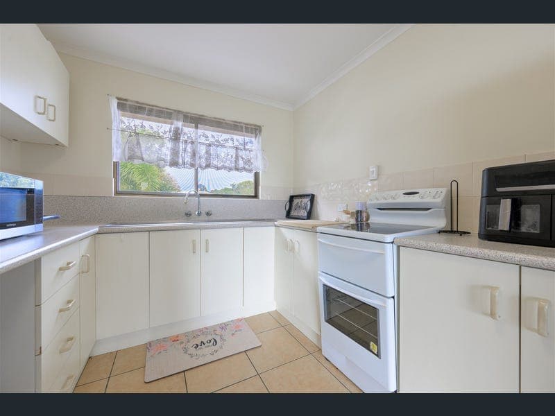 6/5 Sutton Street, Barney Point — photo 1 of 5