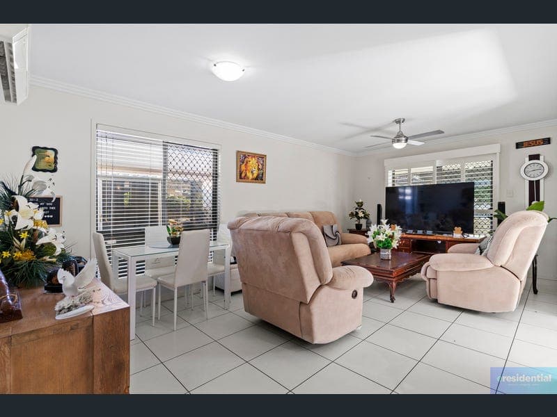 10 Wallaman Close, Waterford — photo 1 of 5