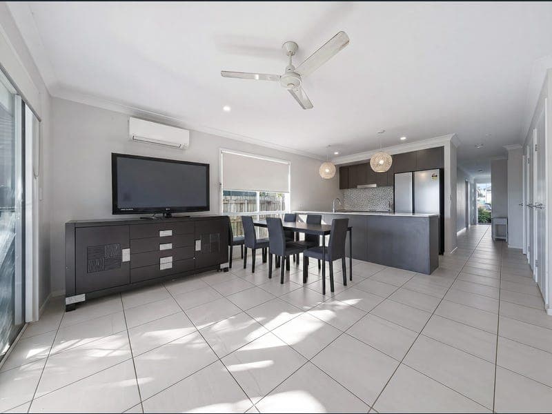 1& 2/24 Hilary Street, Morayfield — photo 1 of 5