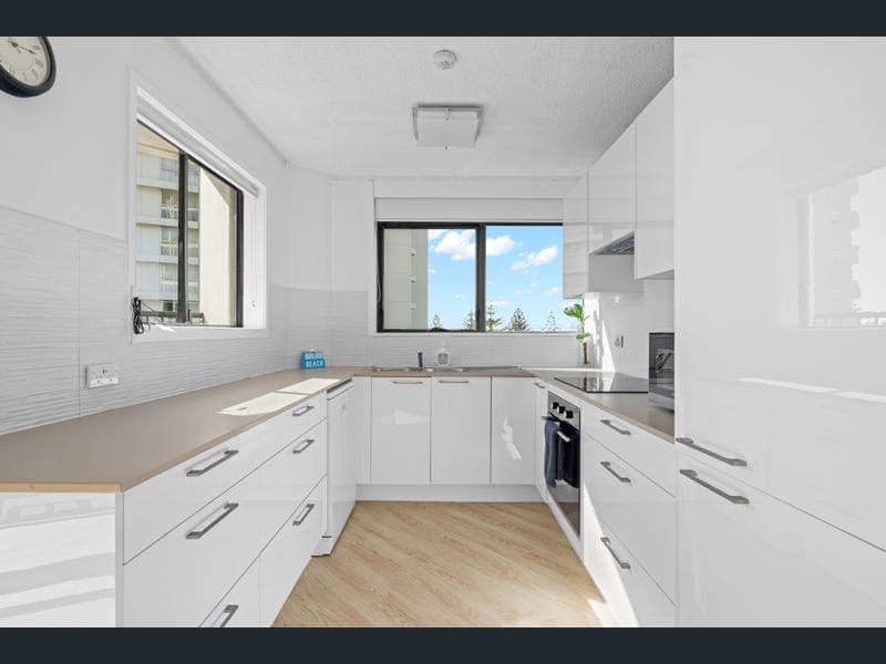 33/1941 Gold Coast Highway, Burleigh Heads — photo 1 of 5