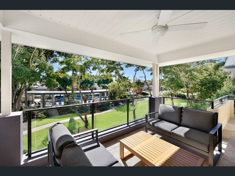 2056/1 The Vistas Drive, Carrara — photo 1 of 5