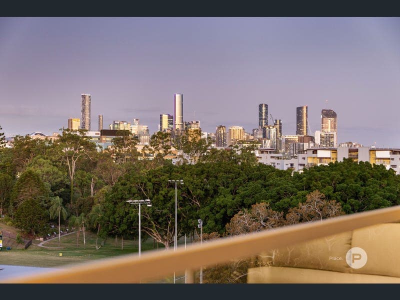 801/1 Earle Lane, Toowong — photo 1 of 5