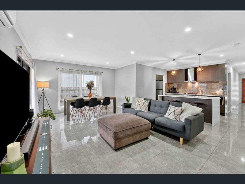 50 Roberts Crescent, Bellbird Park — photo 1 of 5