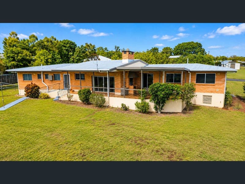 10-12 Crouch Avenue, Atherton — photo 1 of 5