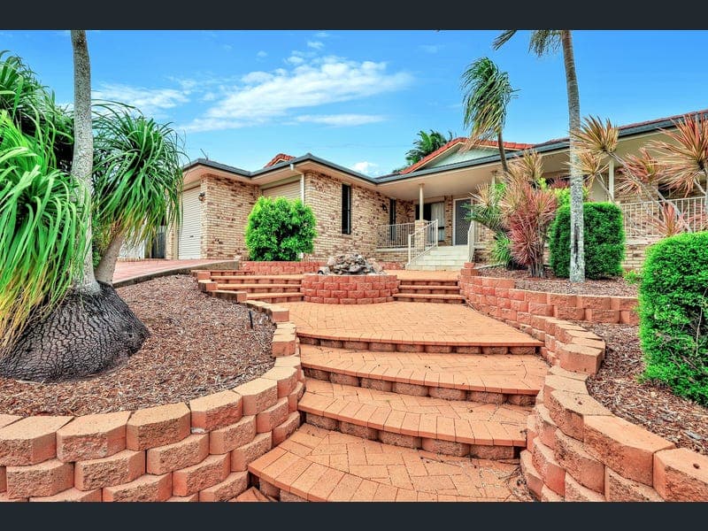 10 Reynella Drive, Avoca — photo 1 of 5