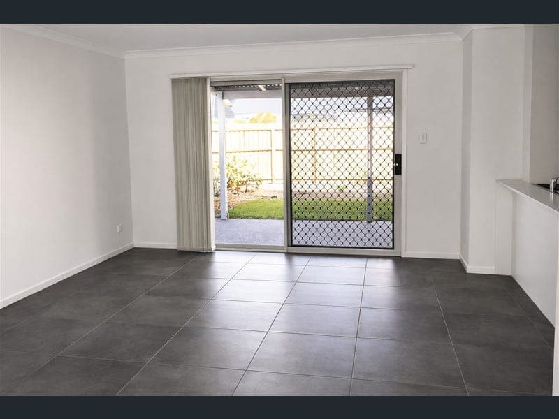 Unit 1, 70 Clearwater Street, Bethania — photo 1 of 5