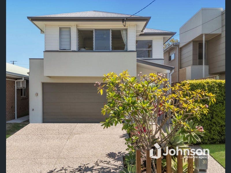 31 Kamarin Street, Manly West — photo 1 of 5