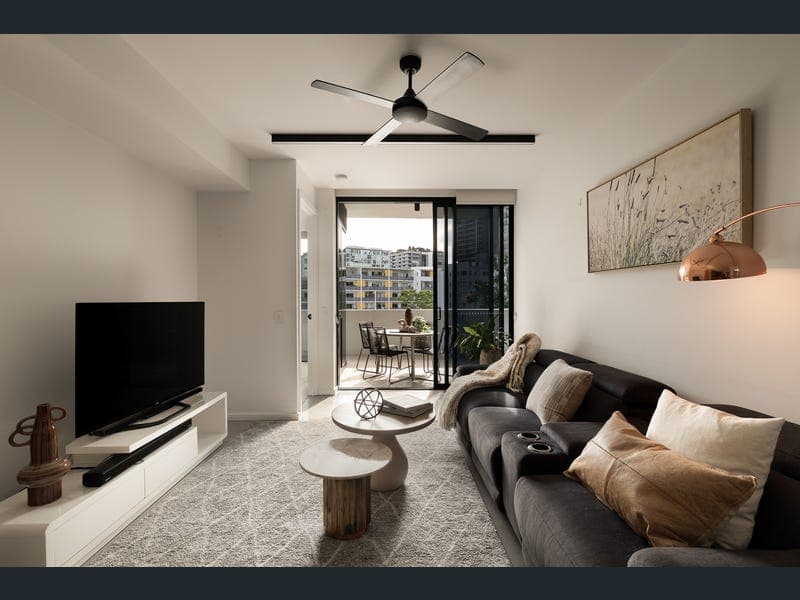 407/31 Wyandra Street, Teneriffe — photo 1 of 5