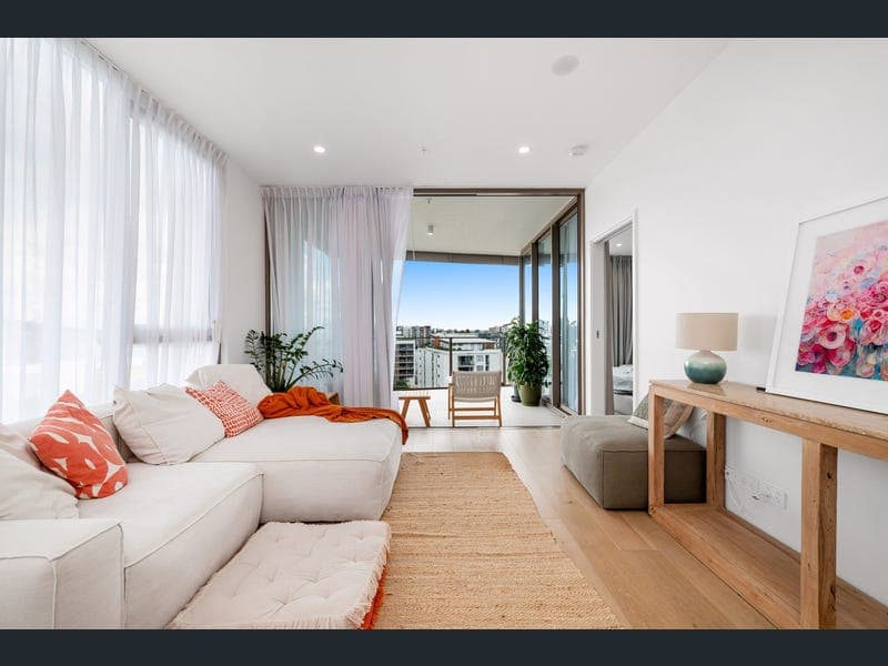 30803/9 Pidgeon Close, West End — photo 1 of 5