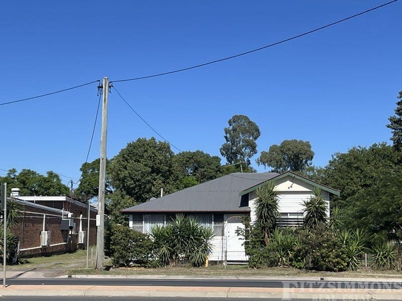 104 Drayton Street, Dalby — photo 1 of 5