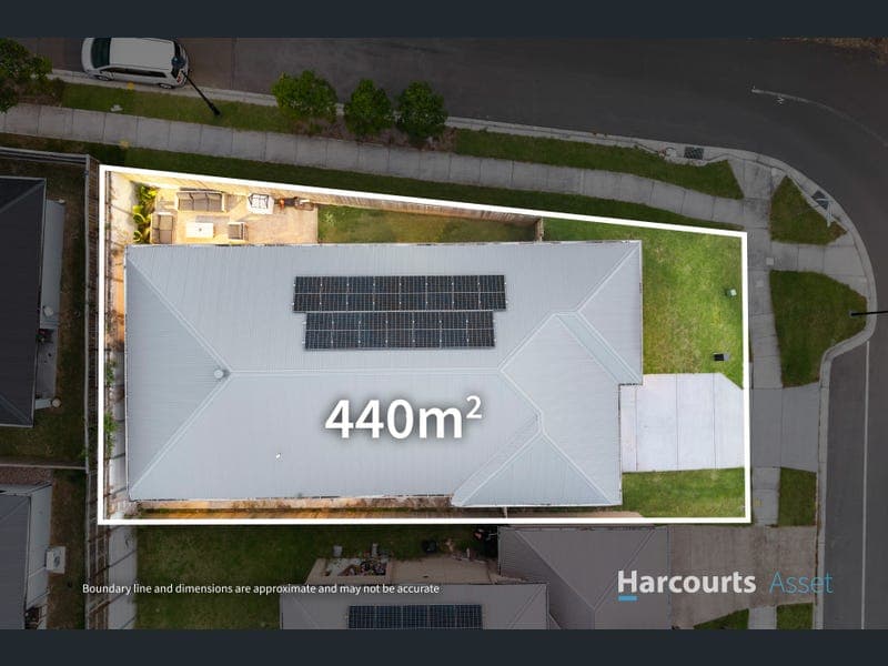 120 Bloomfield Esplanade, South Maclean — photo 1 of 5