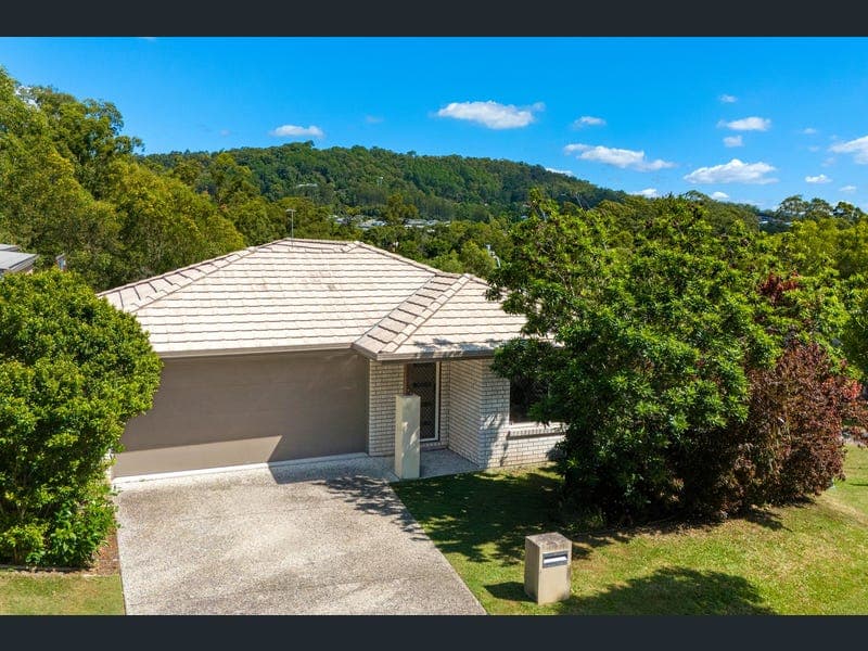 24 Dumaresq Court, Pacific Pines — photo 1 of 5