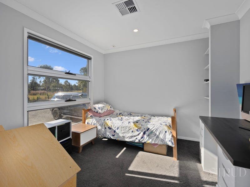 14 Brewer Close, Rosewood — photo 1 of 5