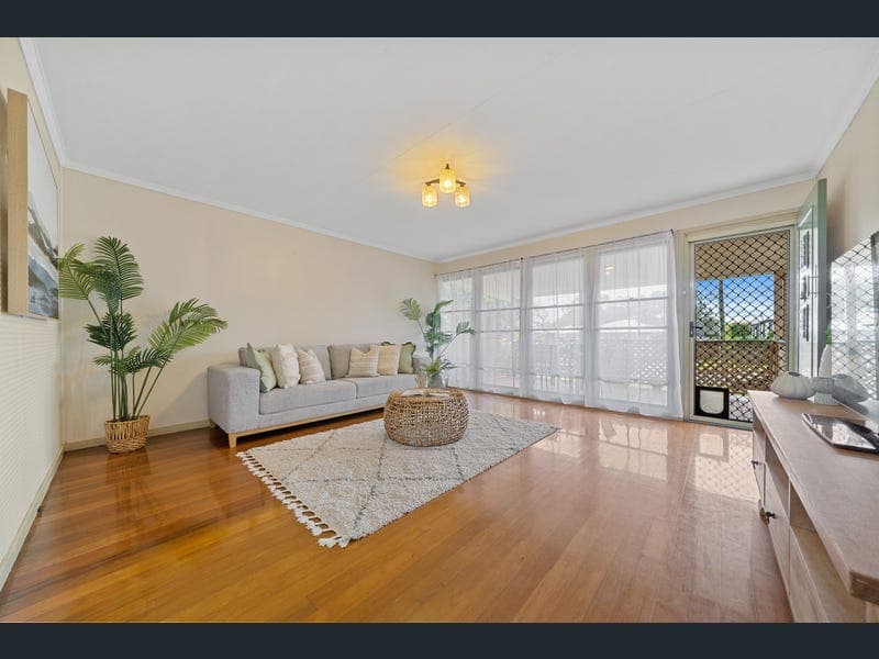 10 Rosedene Street, Manly West — photo 1 of 5