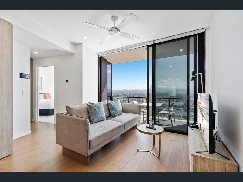 14607/5 The Darling Avenue, Broadbeach — photo 1 of 5