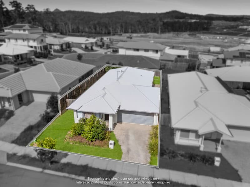 7 Loggers Court, White Rock — photo 1 of 5