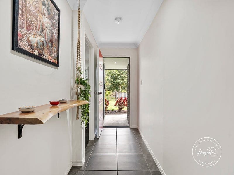 26 Buckley Street, Landsborough — photo 1 of 5