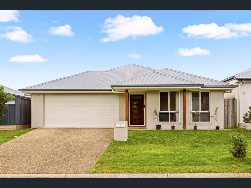 3 Palatial Crescent, Narangba — photo 1 of 5