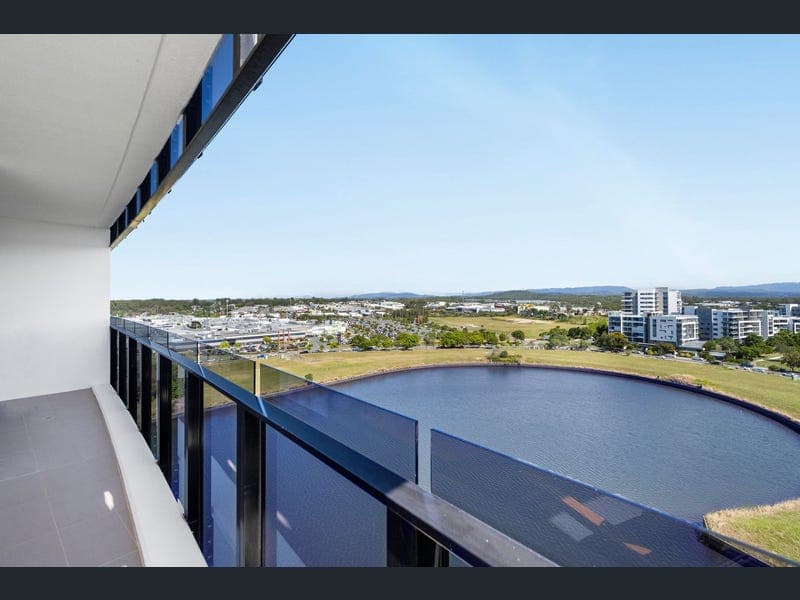 2904/25-31 East Quay Drive, Biggera Waters — photo 1 of 5