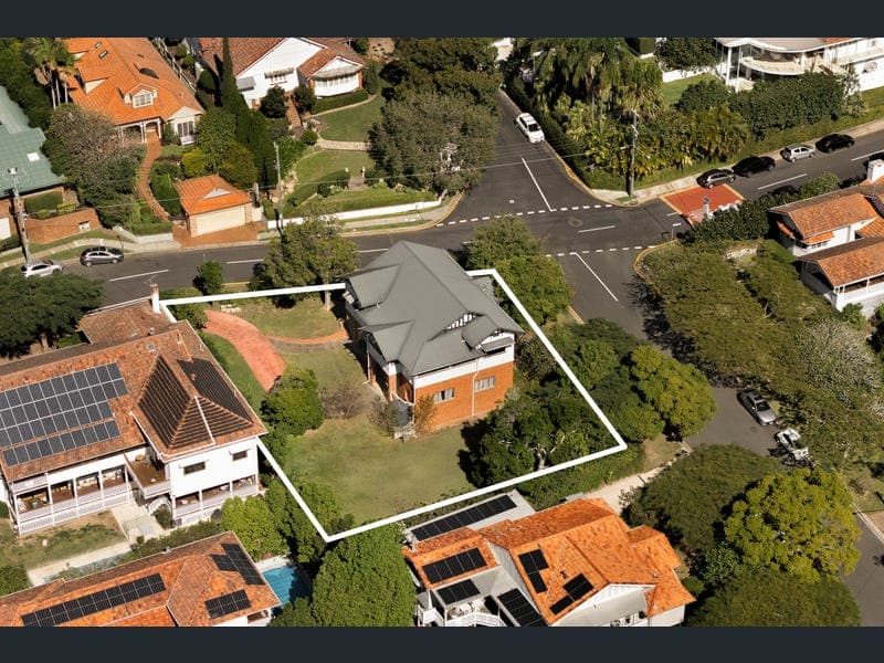 14 Enderley Road, Clayfield — photo 1 of 5