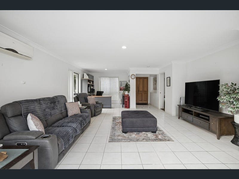 6 Jucara Avenue, Robina — photo 1 of 5