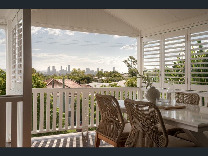 74 Bundah Street, Camp Hill — photo 1 of 5