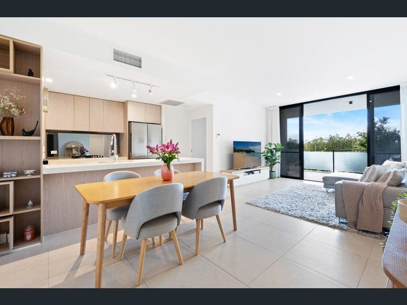 1022/21 Ross Street, Benowa — photo 1 of 5