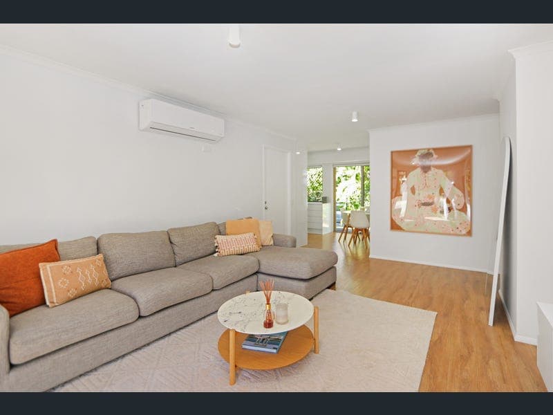 23/1-21 Golden Palms Court, Ashmore — photo 1 of 5