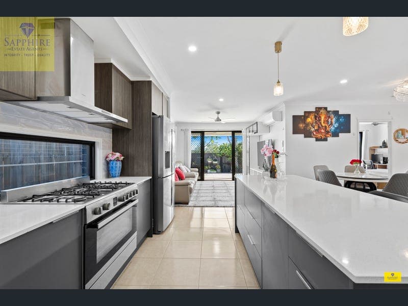 28 Arravanda Crescent, Pallara — photo 1 of 5