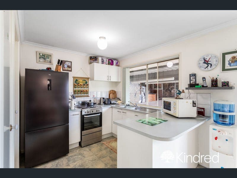 2 Elaine Court, Deception Bay — photo 1 of 5
